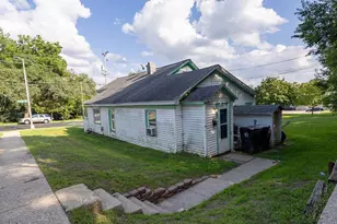1542 6th St, Beloit, WI 53511 - Photo 8