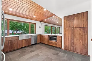 6402 Inner Dr, Madison, WI 53705 - Photo 8
