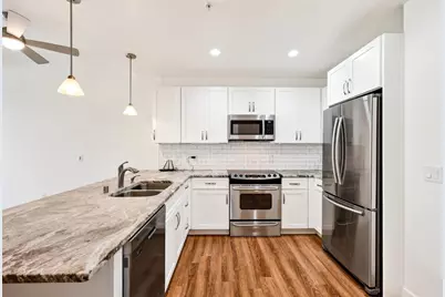 309 W Washington Avenue #203, Madison, WI 53703 - Photo 6