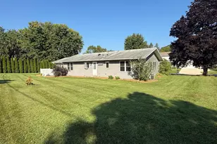 5556 Rainbow Rd, Waunakee, WI 53597 - Photo 2