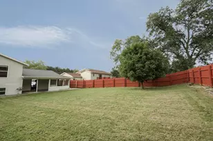 310 Marlboro Ave, Edgerton, WI 53534 - Photo 2