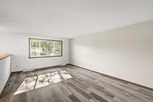 718 Bickley Ct, Stoughton, WI 53589 - Photo 10