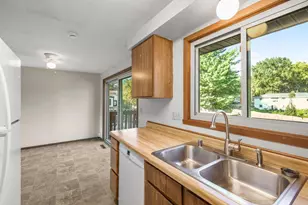 718 Bickley Ct, Stoughton, WI 53589 - Photo 16