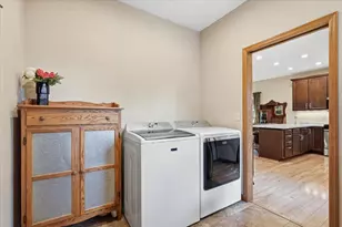 100 Isham St, Stoughton, WI 53589 - Photo 6