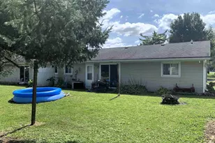 100-102 Hillside Ln, Columbus, WI 53925 - Photo 6