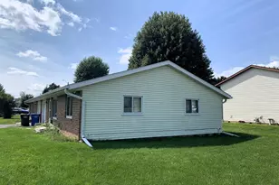 100A-100B Tower Dr, Columbus, WI 53925 - Photo 16