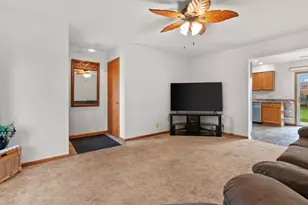 1821 S Marion Ave, Janesville, WI 53546 - Photo 2
