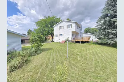 56 E Charles Street, Markesan, WI 53946 - Photo 2