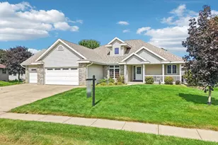 2016 Tumbleweed Dr, Prairie Du Sac, WI 53578 - Photo 2
