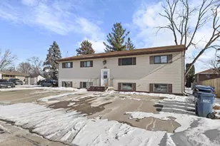 410 Pearl St, Poynette, WI 53955 - Photo 2