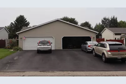 204-206 Eilbes Avenue, Beaver Dam, WI 53916 - Photo 2