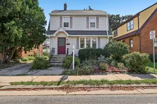 2005 Carey Ct, Madison, WI 53704 - Photo 2