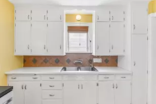 2005 Carey Ct, Madison, WI 53704 - Photo 16