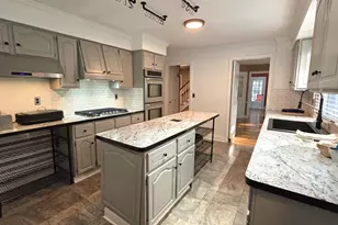 22 S Garfield Ave, Janesville, WI 53545 - Photo 10