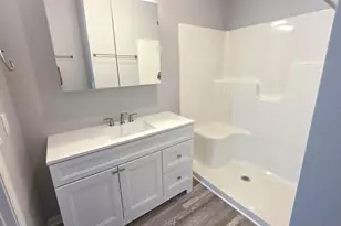 606 W Delavan Dr, Janesville, WI 53548 - Photo 18