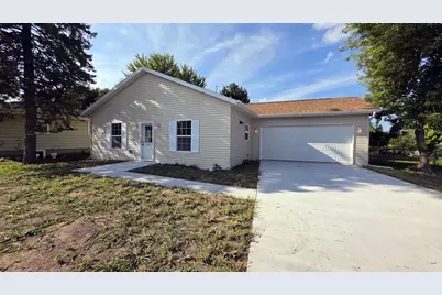632 W Delavan Drive, Janesville, WI 53548 - Photo 2