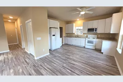 632 W Delavan Drive, Janesville, WI 53548 - Photo 6