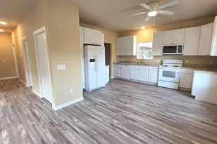 632 W Delavan Dr, Janesville, WI 53548 - Photo 6