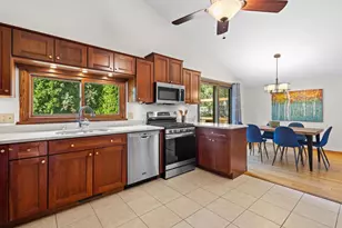 5413 Jonquil Ct, Middleton, WI 53562 - Photo 8