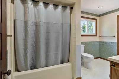 103 E Roosevelt Street, Freeport, IL 61032 - Photo 26