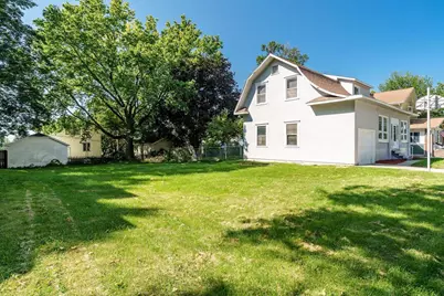 103 E Roosevelt Street, Freeport, IL 61032 - Photo 8