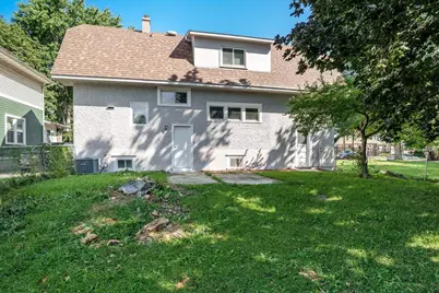 103 E Roosevelt Street, Freeport, IL 61032 - Photo 6