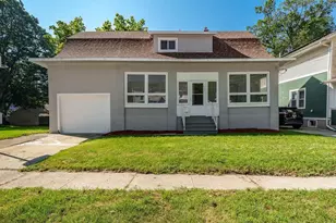 103 E Roosevelt St, Freeport, IL 61032 - Photo 1
