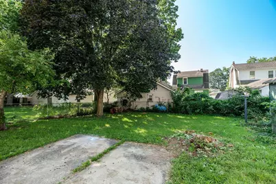 103 E Roosevelt Street, Freeport, IL 61032 - Photo 4