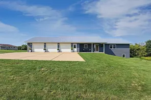 N2905 Tindell Ln, Monroe, WI 53566 - Photo 2