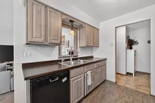 1623 McKenna Blvd, Madison, WI 53711 - Photo 10