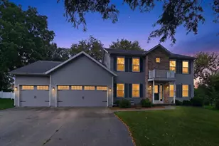 6 Fredericksburg Ct, Madison, WI 53718 - Photo 2