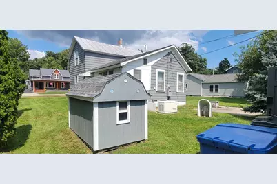 633 5th Avenue, Baraboo, WI 53913 - Photo 2