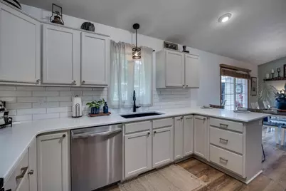 1015 N Willard Avenue, Janesville, WI 53545 - Photo 8
