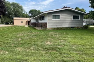 601 Clyde St, Avoca, WI 53506 - Photo 2