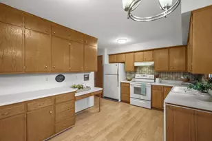 5918 S Hill Dr, Madison, WI 53705 - Photo 14