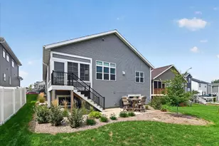 723 Schubert St, Verona, WI 53593 - Photo 4