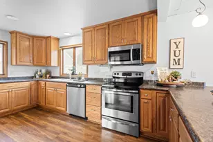 60 W Manchester St, Markesan, WI 53946 - Photo 6