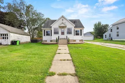 60 W Manchester Street, Markesan, WI 53946 - Photo 2