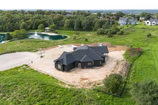 2866 Oakridge Ct, Janesville, WI 53545 - Photo 6