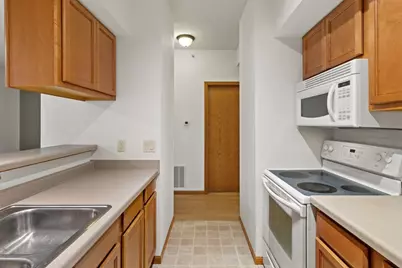 2814 Pleasant View Road #202, Middleton, WI 53562 - Photo 10