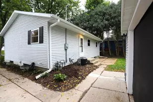 4222 School Rd, Madison, WI 53704 - Photo 4
