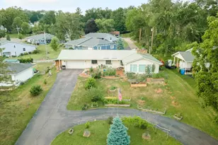 313 13th St, Baraboo, WI 53913 - Photo 2