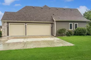 N18W24703 Still River Dr, Pewaukee, WI 54072 - Photo 40