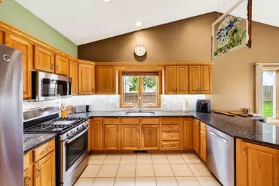 647 Grandview Drive, Sun Prairie, WI 53590 - Photo 12