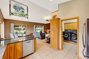 647 Grandview Dr, Sun Prairie, WI 53590 - Photo 12