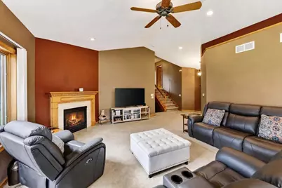 647 Grandview Drive, Sun Prairie, WI 53590 - Photo 4