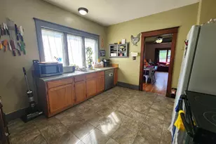 216 Nassau St, Elroy, WI 53929 - Photo 8