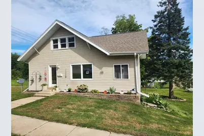 216 Nassau Street, Elroy, WI 53929 - Photo 1