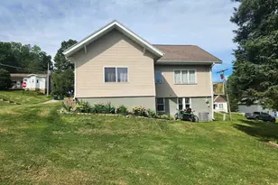 216 Nassau St, Elroy, WI 53929 - Photo 28