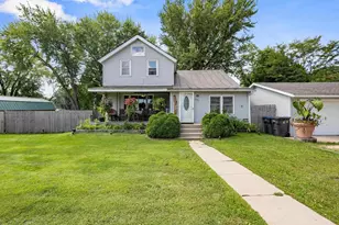 117 S Main St, Montello, WI 53949 - Photo 2
